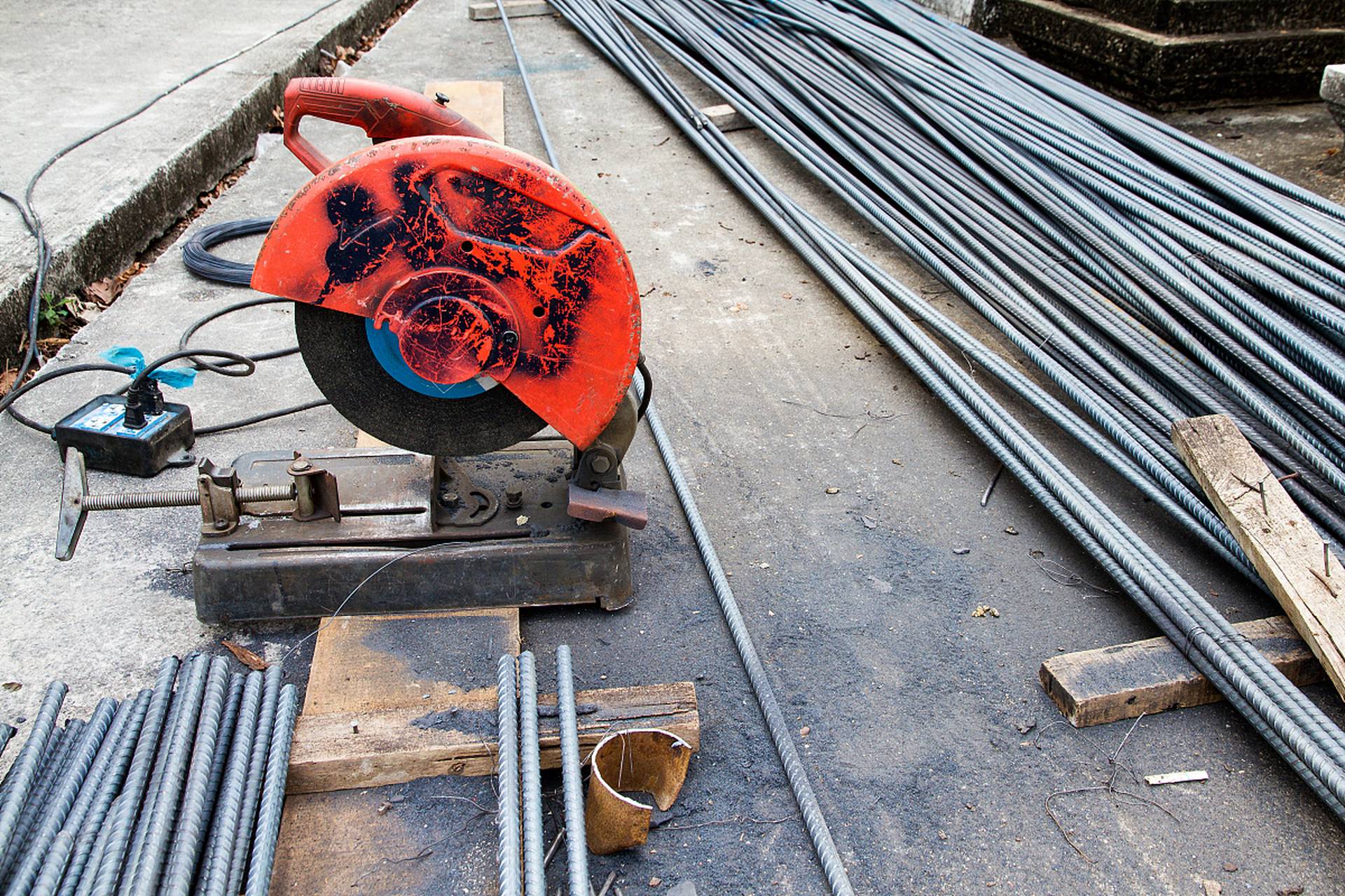 cutting steel rebar